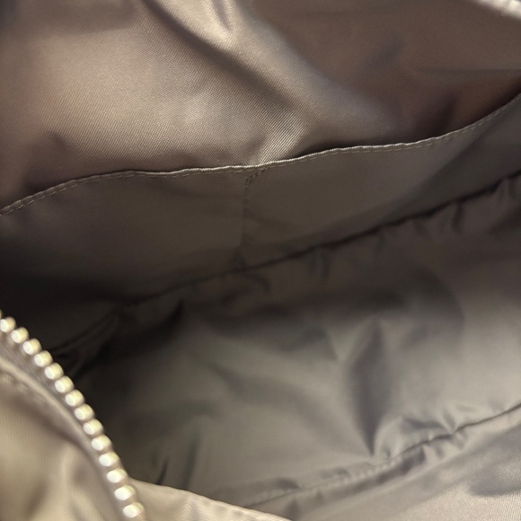 Lululemon City Essentials Shoulder Bag 4L - Picture 7 of 8